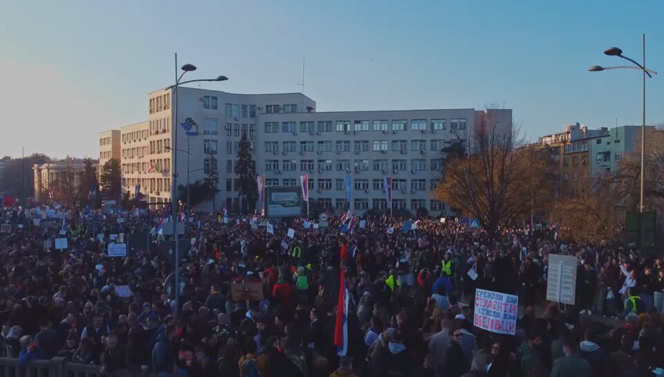 Na-Mostu-Slobode,-Novi-Sad